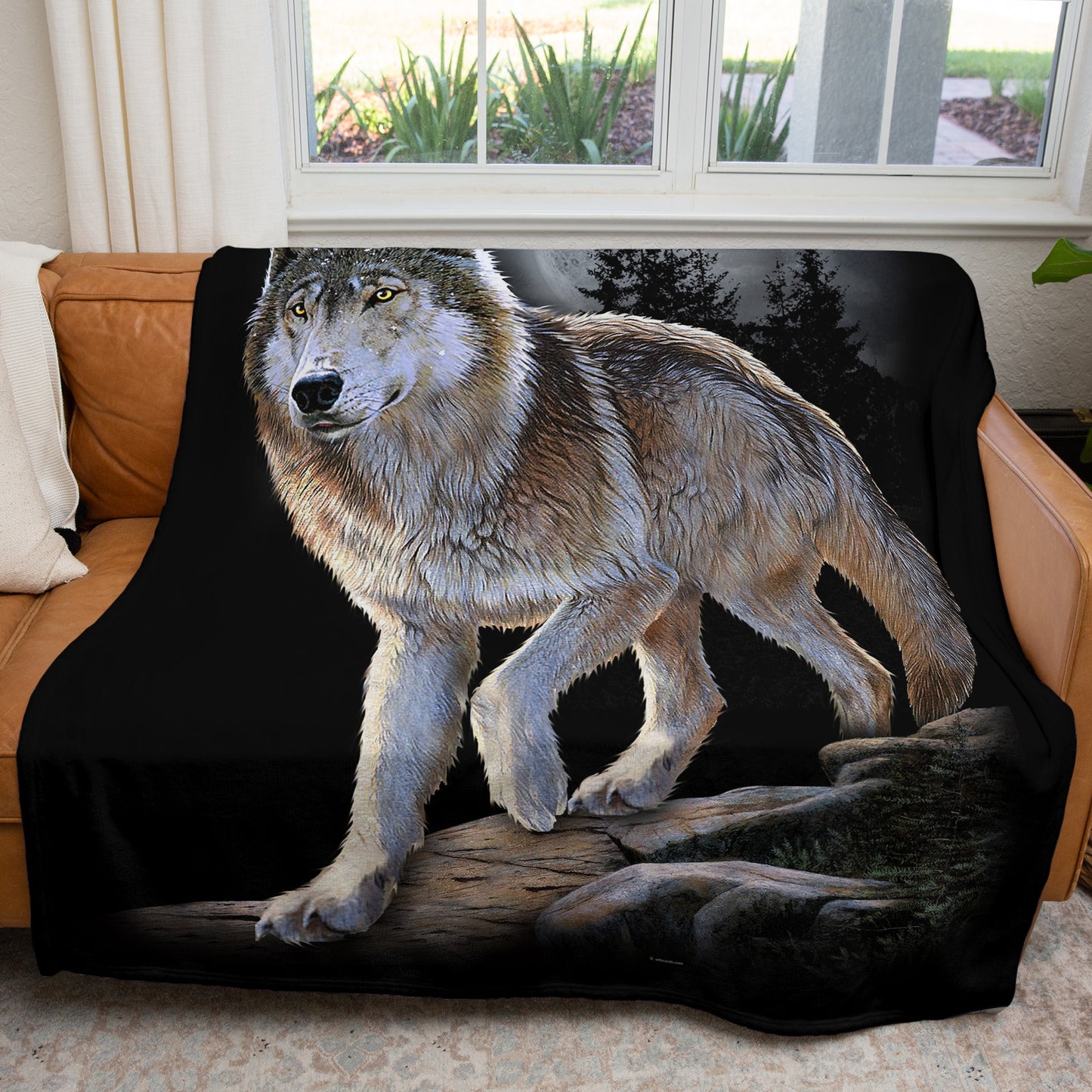 Wolf Alert 50" x 60" Fleece Blanket